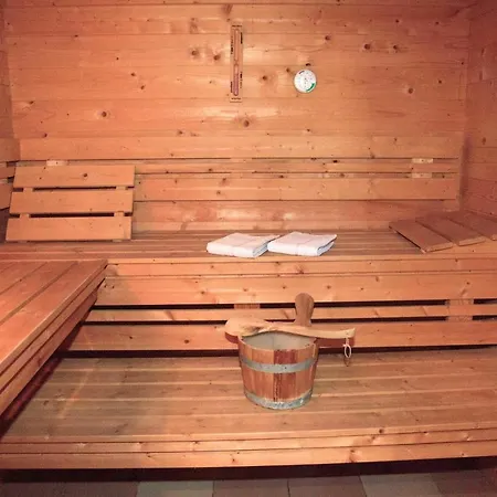 Maison De 2 Chambres Avec Piscine Privee Sauna Et Jardin Clos A Casa de Férias *