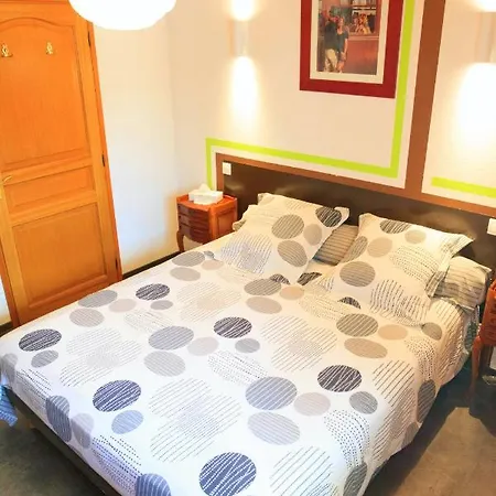 Casa de Férias Maison De 2 Chambres Avec Piscine Privee Sauna Et Jardin Clos A